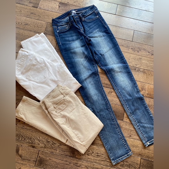 - 3 Maurice’s jeggings , very stretchy! - Picture 1 of 2